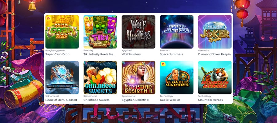 Skærmoptagelse af et online slotspil på Yoju Casino med farverige symboler og en stor jackpot.